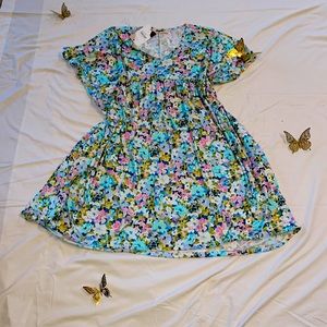 Garden stroll tunic dress. Size Medium.